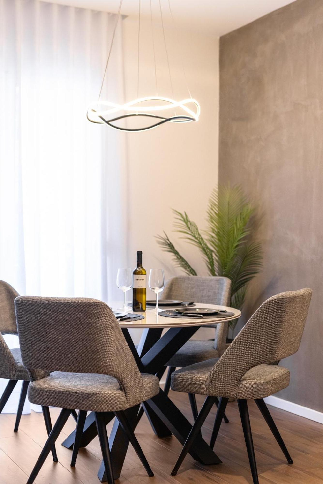 The Five Star Apartment Tesalonika Bagian luar foto